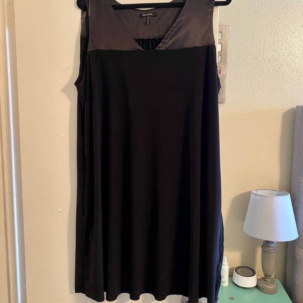Daisy Fuentes Moda Black Dress